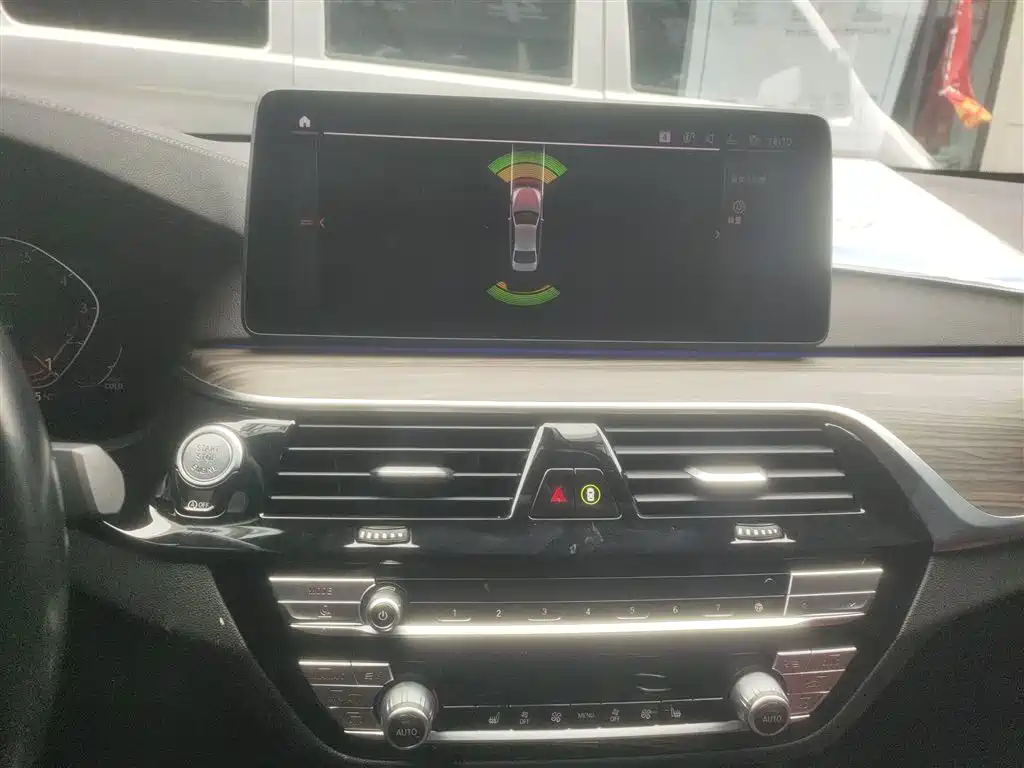 BMW 5 Series 2022 Facelift 530Li Leading M Sport Package фото 13