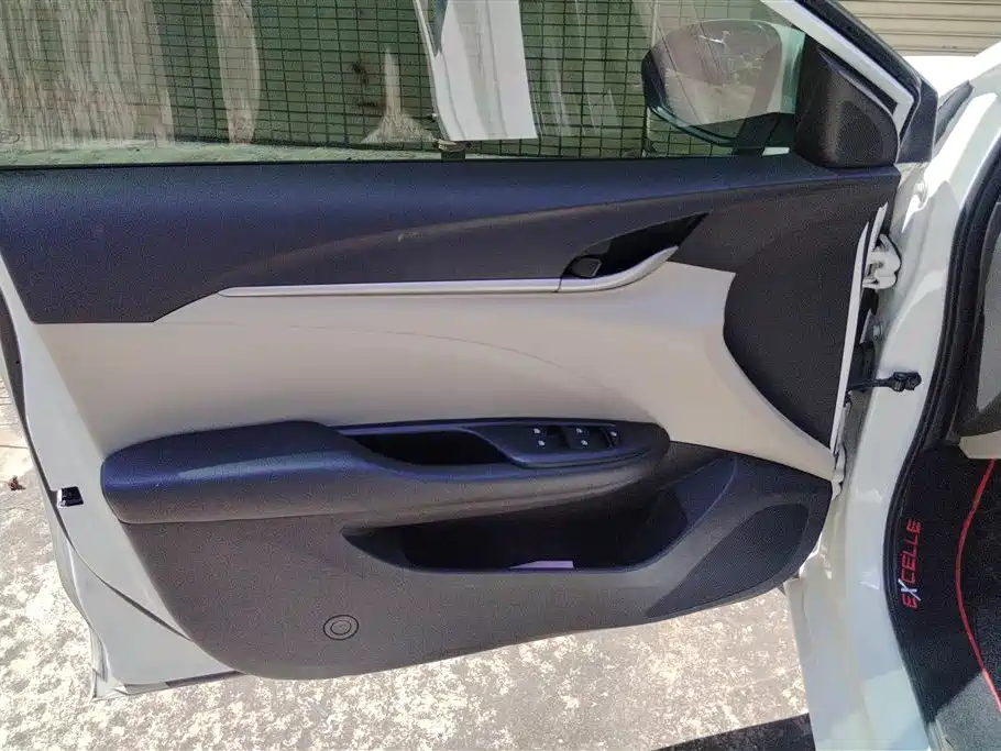 Buick Excelle 2018 15T Dual Clutch Elite (China V) фото 7