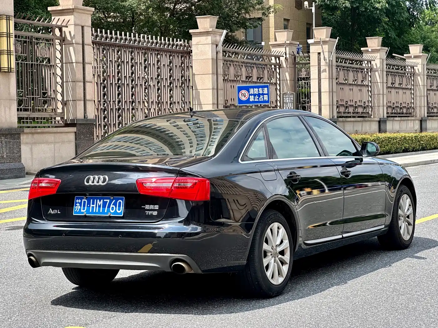 Фото 8 - Audi A6L