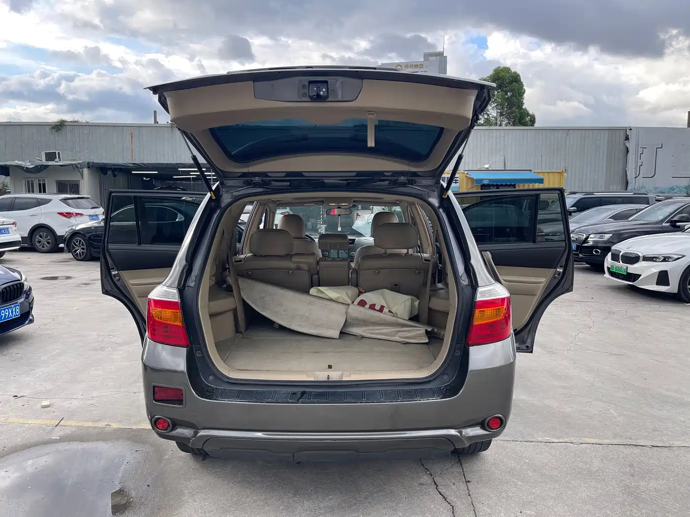 Фото 14 - Toyota Highlander
