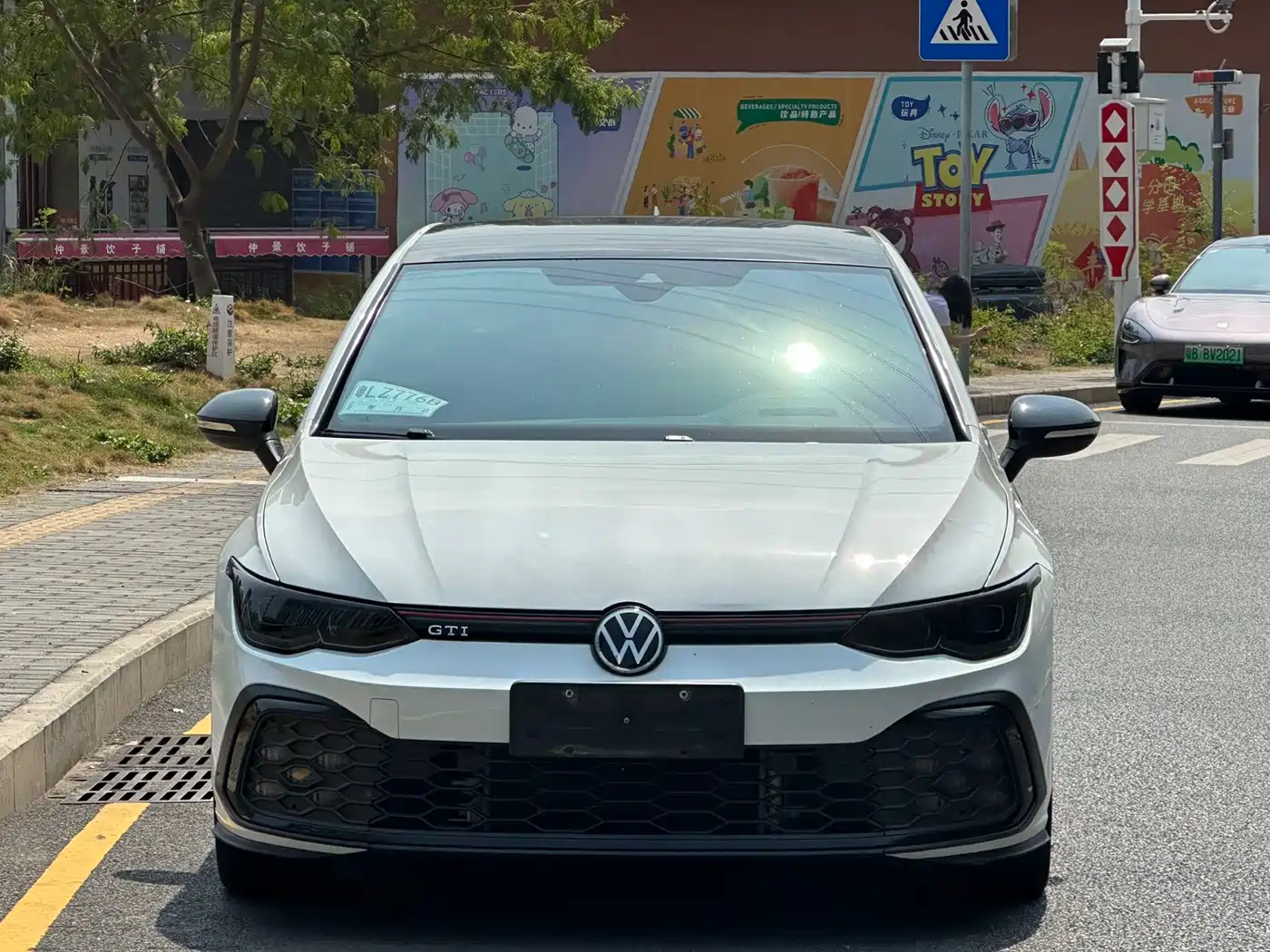 VOLKSWAGEN GOLF GTI