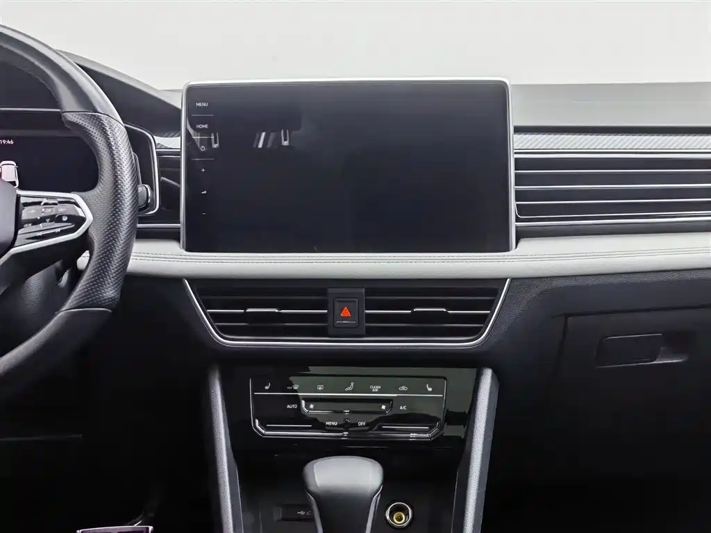 Volkswagen Tiguan L 2023 Facelift 330TSI Auto FWD R-Line Premium фото 12