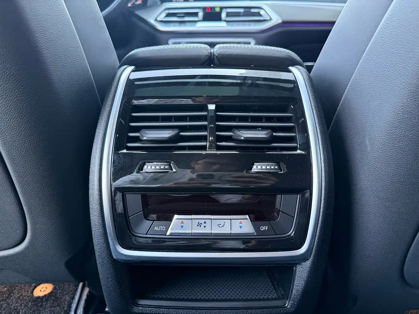 BMW X6 2022 xDrive40i Premium M Sport Package фото 16