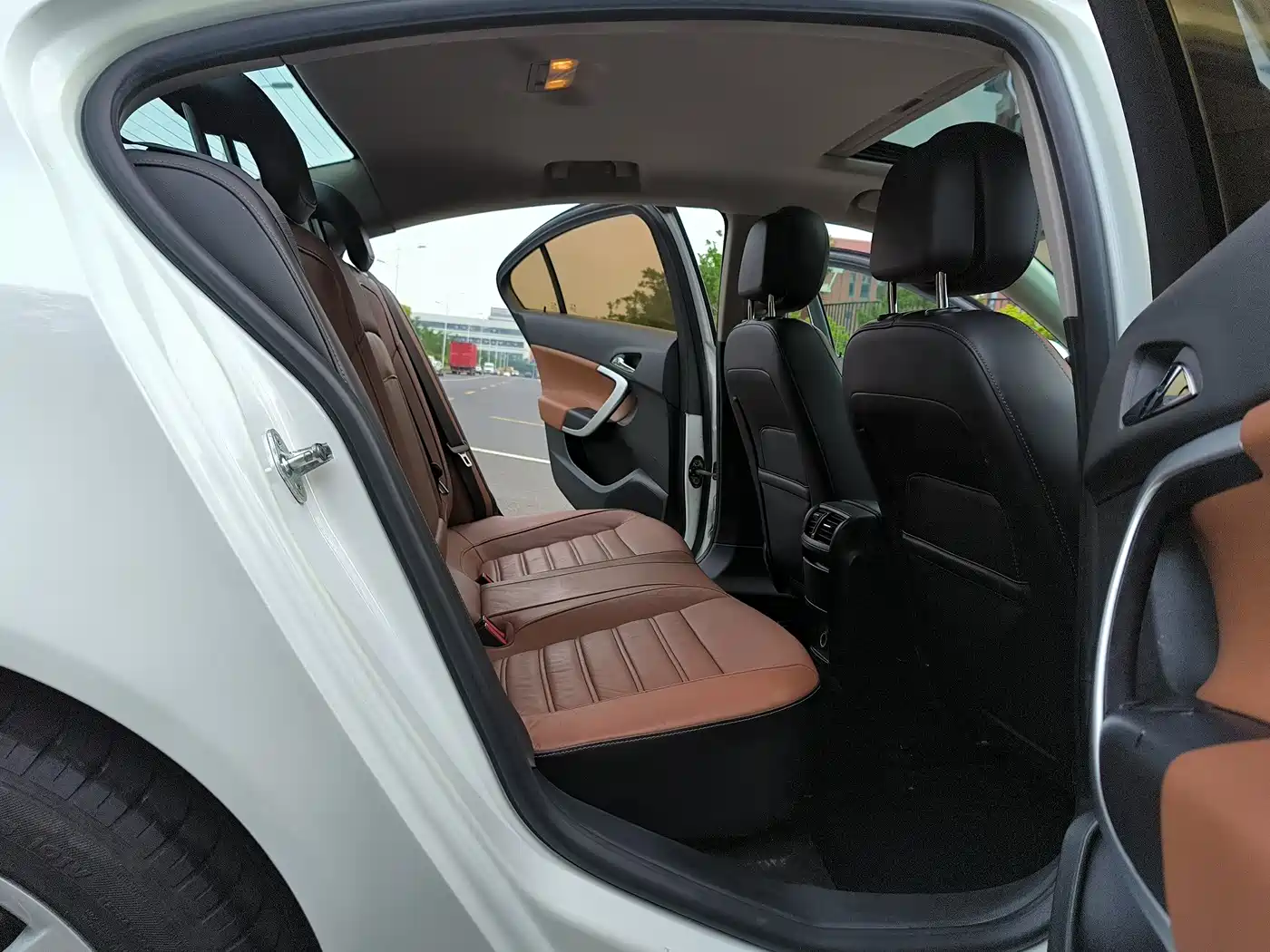 صورة 9 - Buick Regal