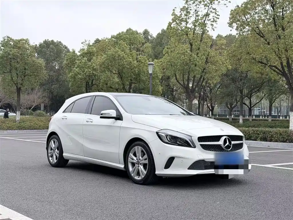 Mercedes-Benz A-Class (Import) 2017 Facelift A 200 Dynamic фото 23