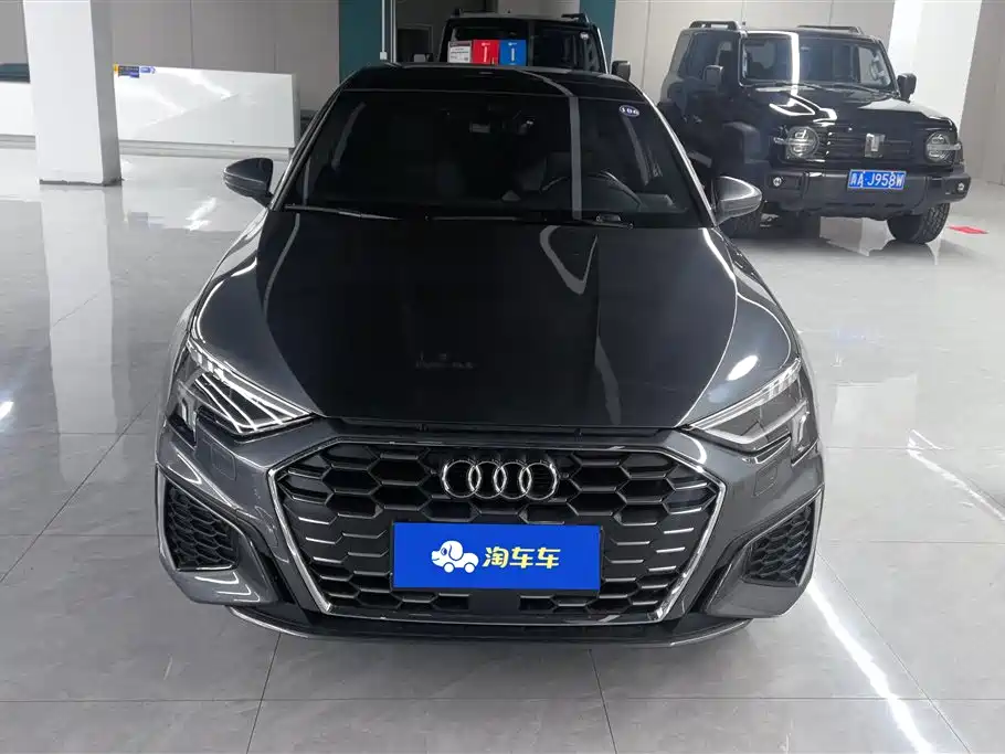 Audi A3 2021 Sportback 35 TFSI Wang Yibo Limited Edition фото 2