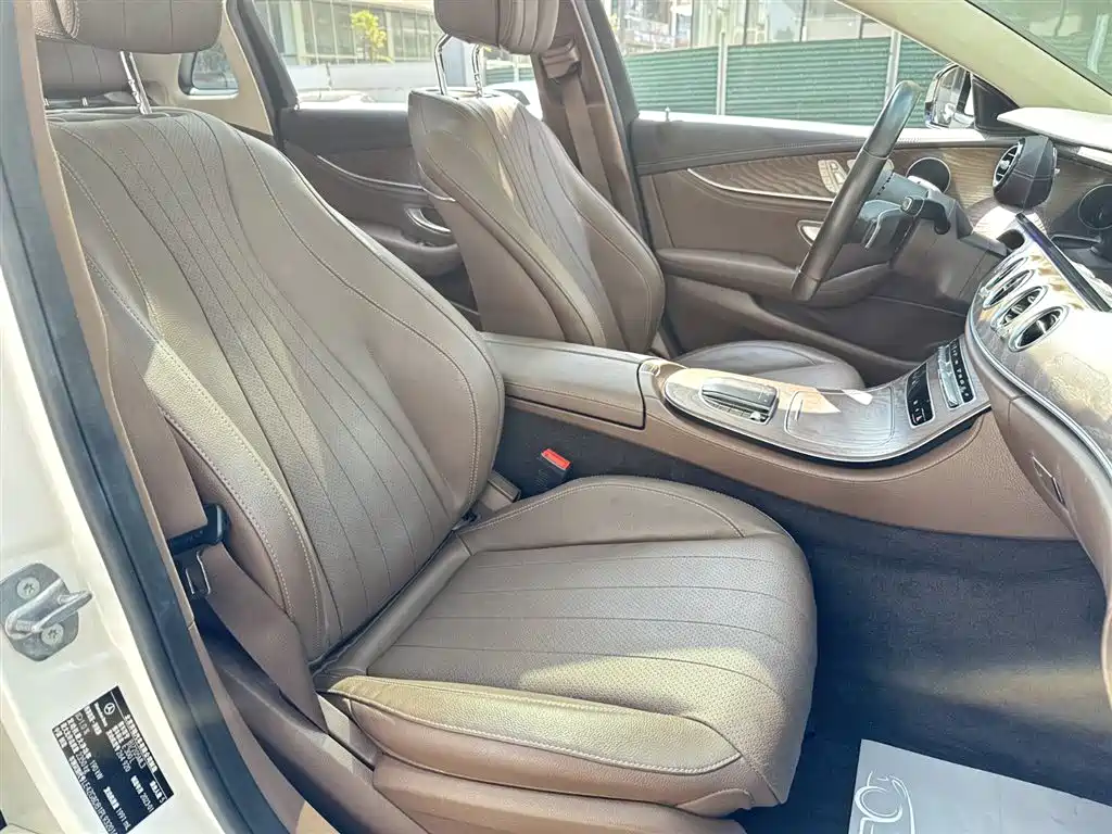 Mercedes-Benz E-Class 2023 E 300 L Fashion фото 12