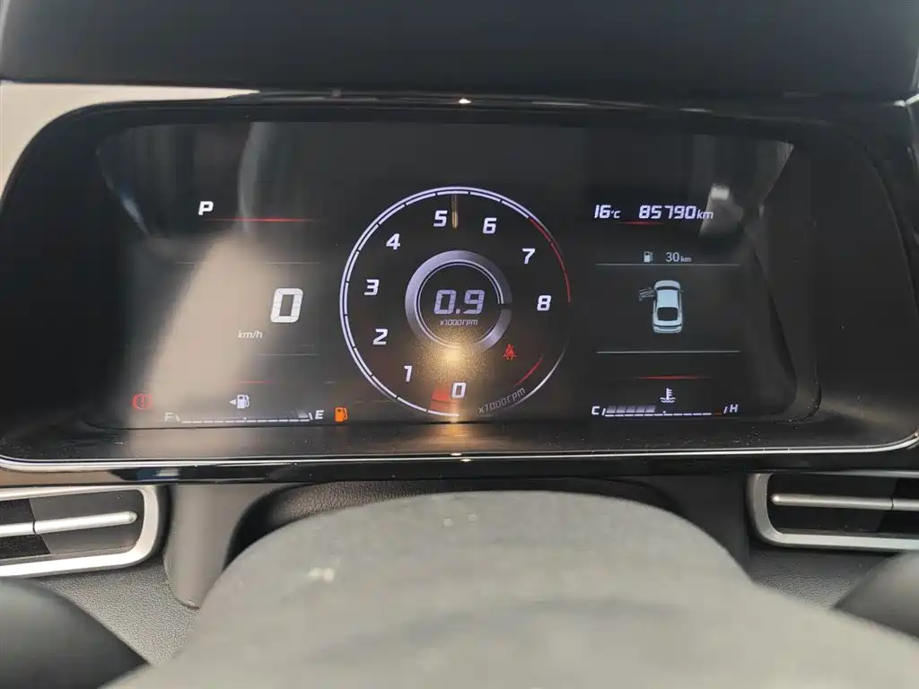 Hyundai Elantra 2022 1.5L CVT GLX Elite Edition фото 12