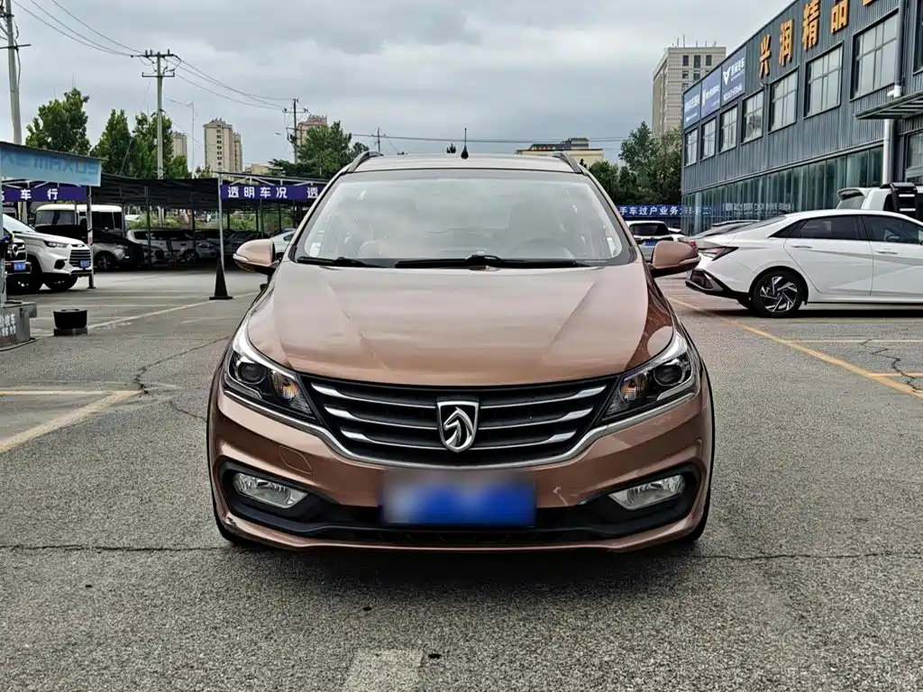 Baojun 310W 2018 2017 1.5L Manual Fashion Edition (China V)
