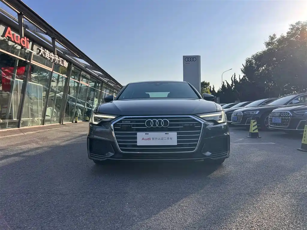 Audi A6L 2021 40 TFSI Luxury Sport фото 2