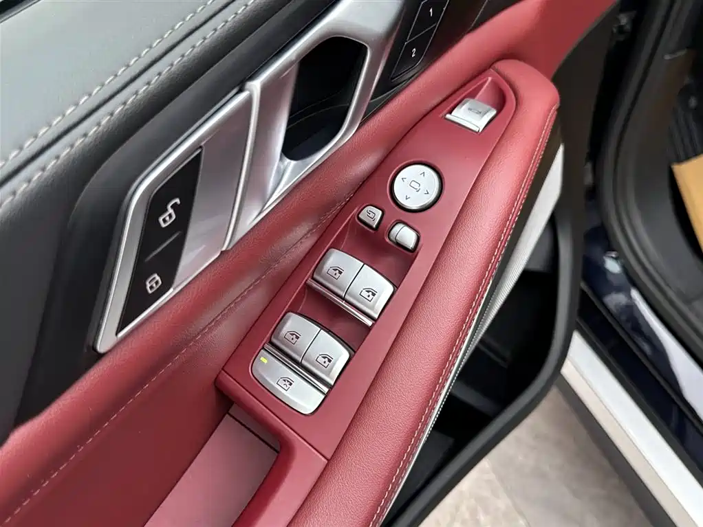 BMW X5 2023 xDrive 40Li M Sport Package фото 16