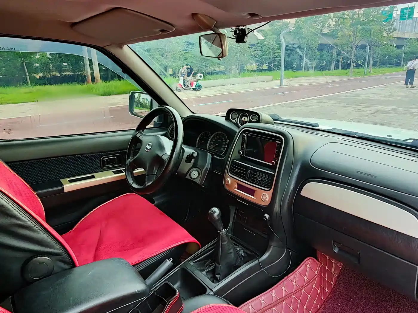 Nissan Paladin 2013 2013 2.4L 4WD Executive Model