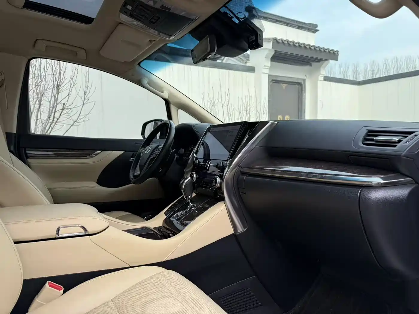 Toyota Vellfire 2021 Crown Hybrid 2.5L HV Premium Edition фото 9