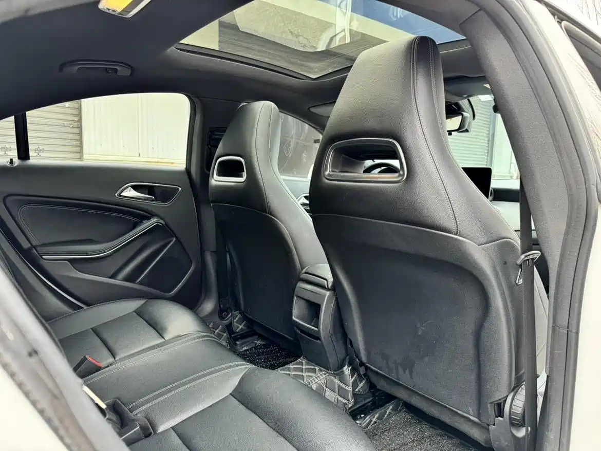 Mercedes-Benz CLA (Import) 2018 CLA 200 Dynamic Edition фото 17