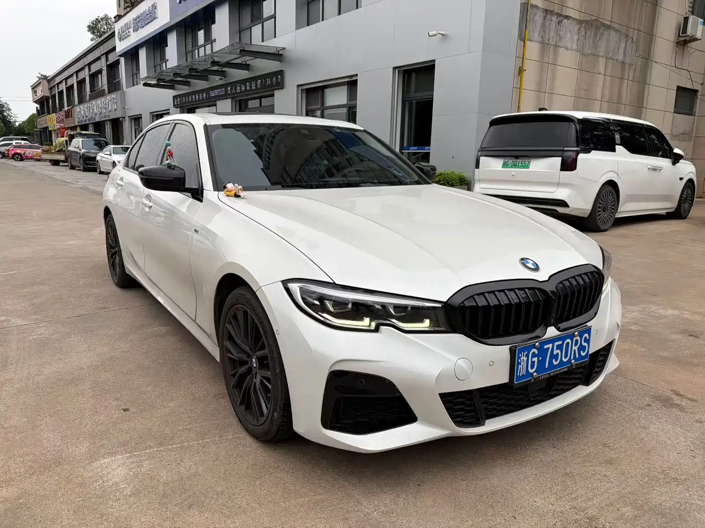BMW 3 Series 2021 330Li xDrive M Sport Night Edition фото 3