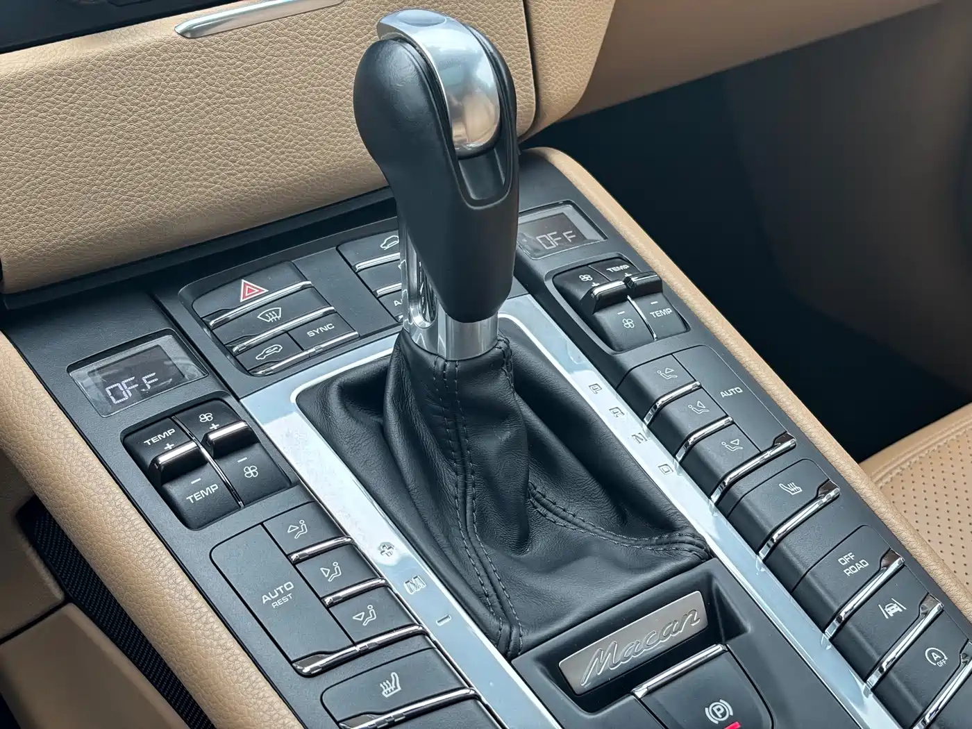 Porsche Macan 2017 Macan 2.0T фото 23