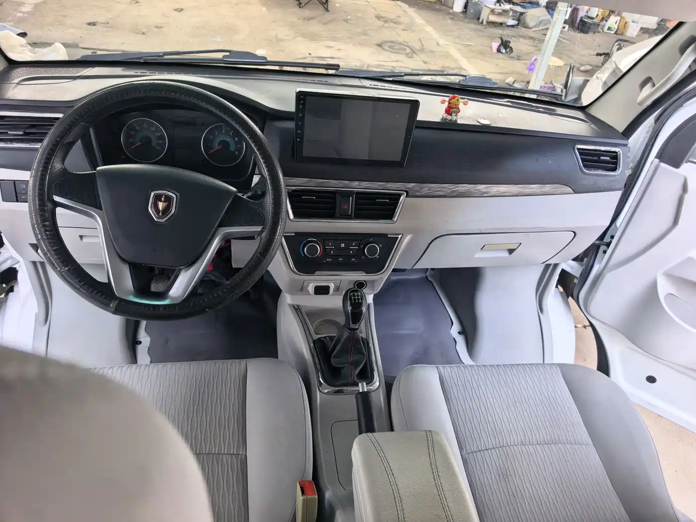 Jinbei New Hiace S 2022 2021 1.5L Business Central Air-conditioned Passenger Vehicle China VI SWC15M