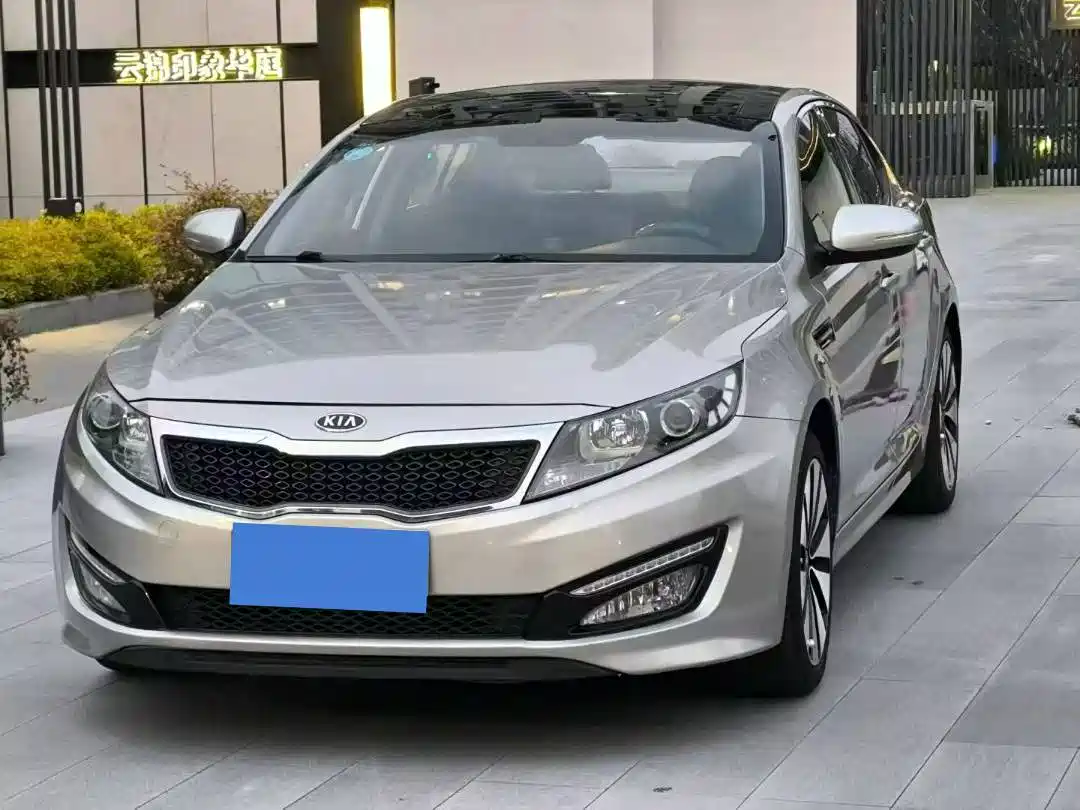 Photo 1 - Kia K5