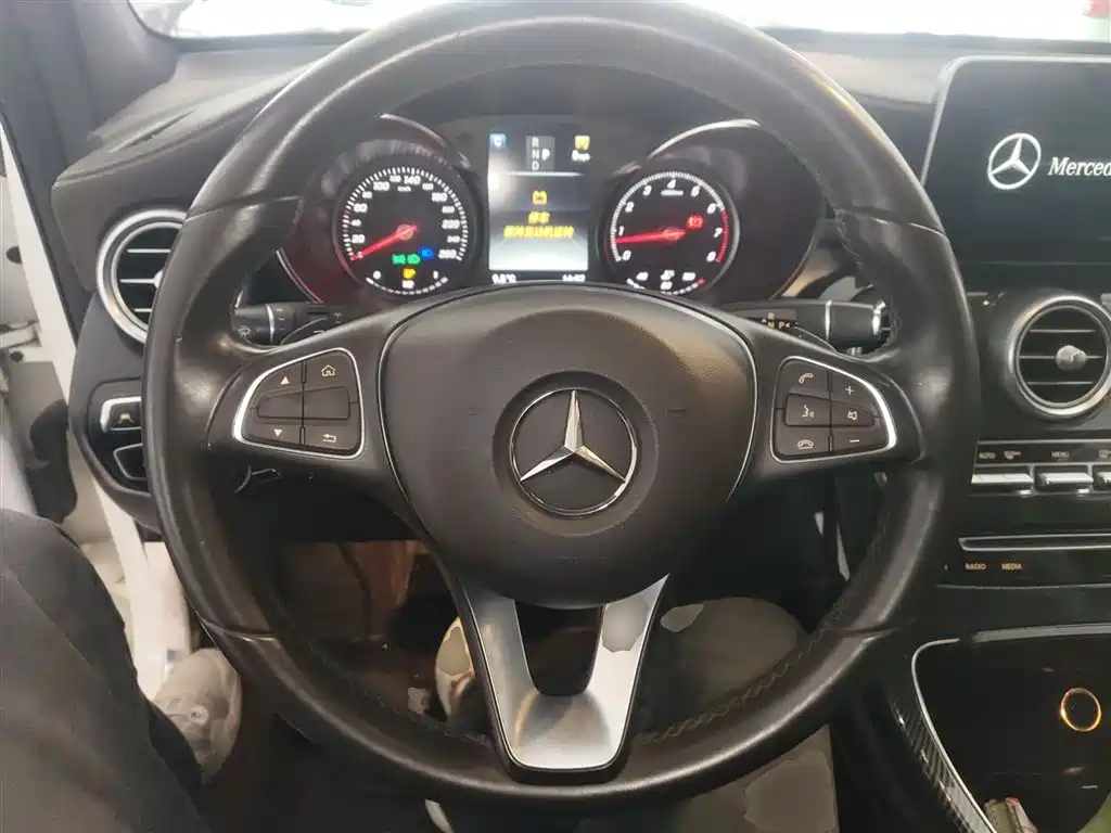 Mercedes-Benz GLC 2018 Facelift GLC 260 4MATIC Luxury фото 11