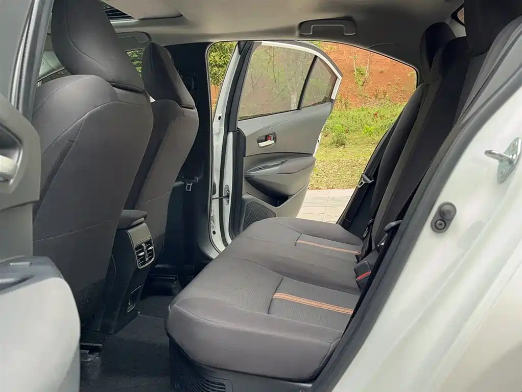 Toyota Levin 2023 Smart Hybrid 1.8L Luxury фото 10