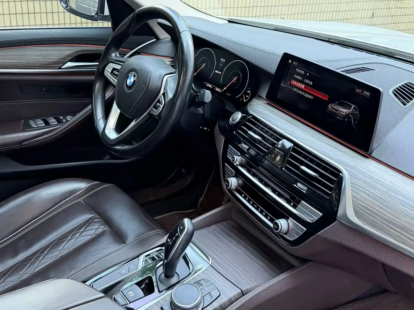BMW 5 Series New Energy 2019 530Le Luxury Package фото 7