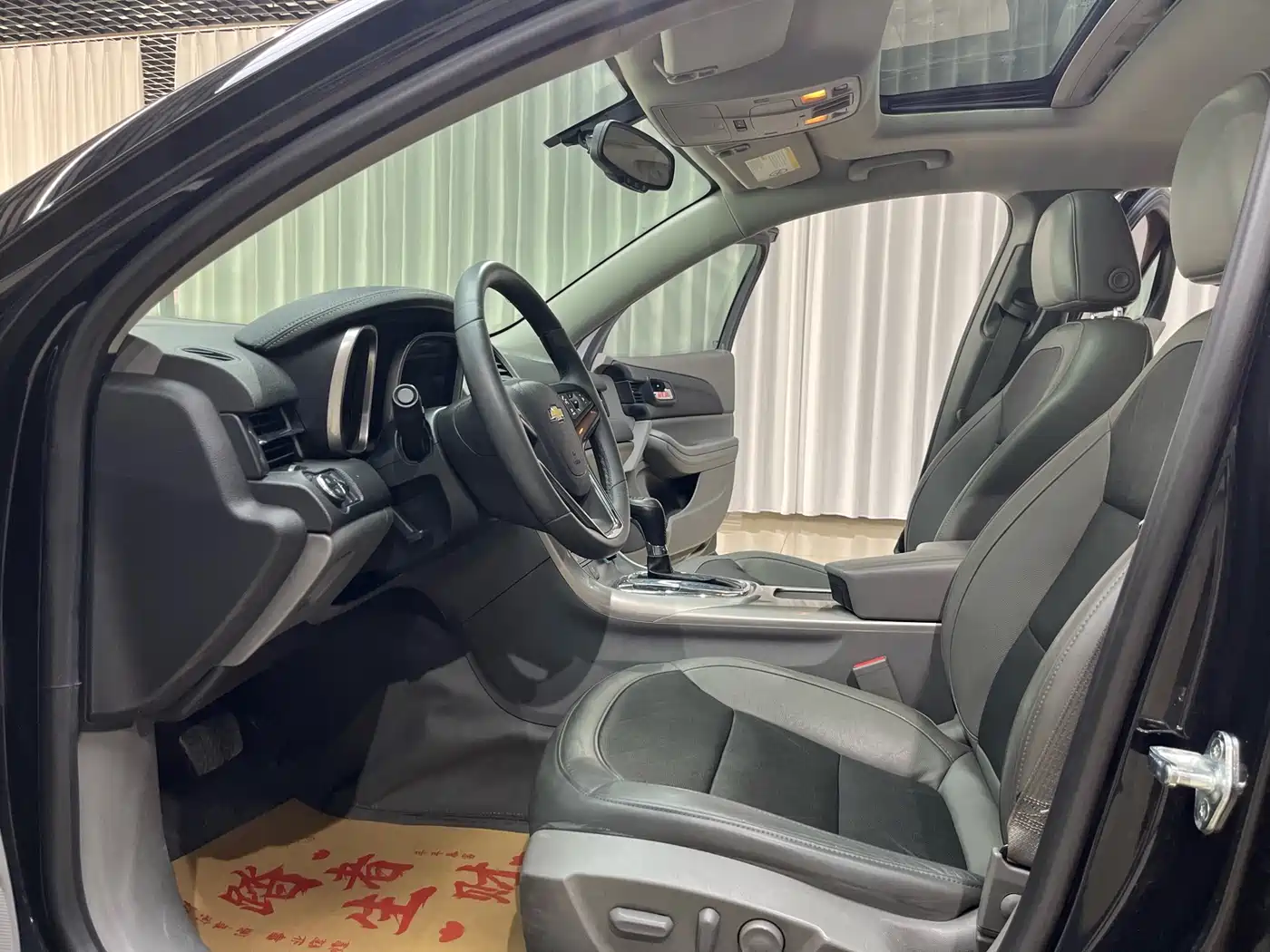 Chevrolet Malibu 2013 2.0L Automatic Luxury Edition фото 10