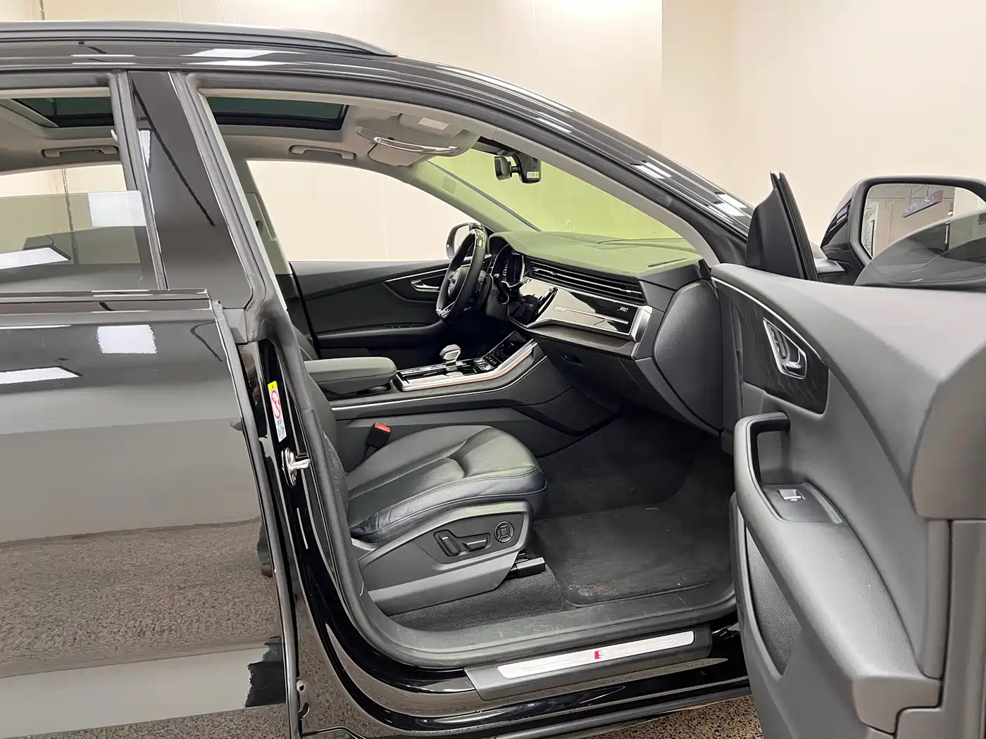 Audi Q8 2022 55 TFSI Luxury Dynamic фото 34