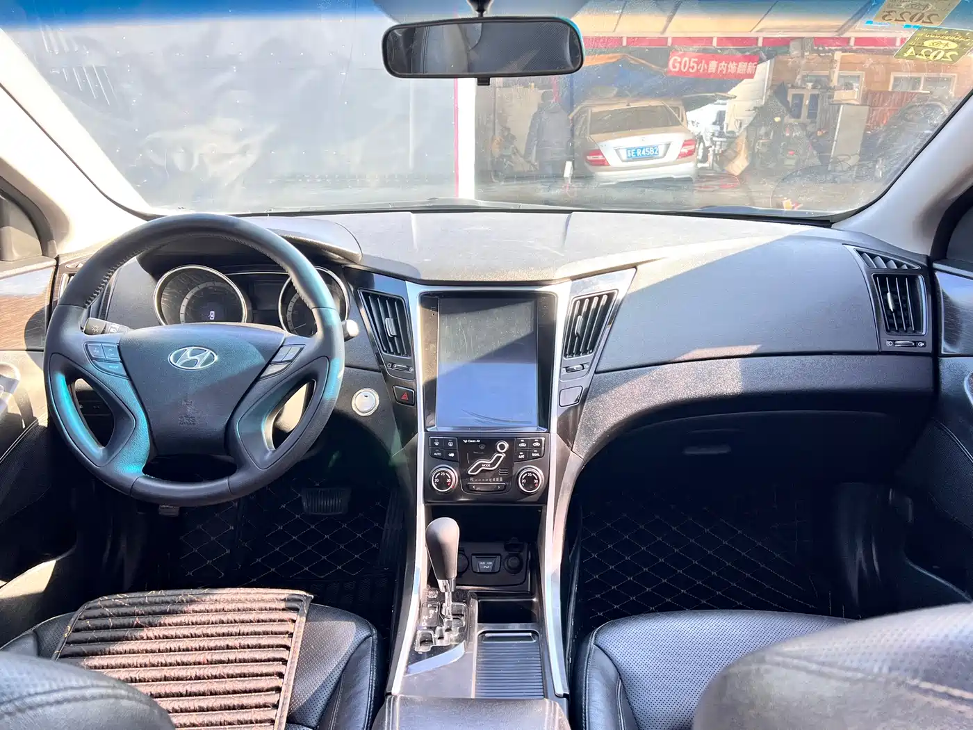 Hyundai Sonata 2013 2.0L Automatic Premium Edition фото 14
