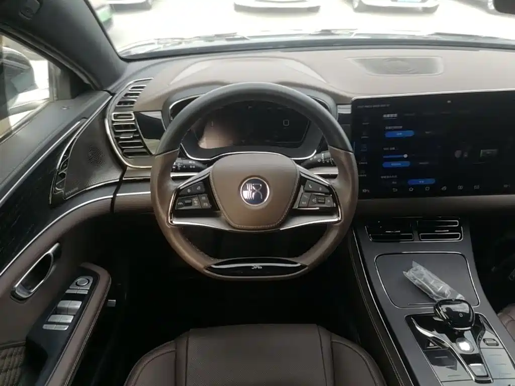 BYD Han 2022 DM-i 121KM Premium Edition фото 11