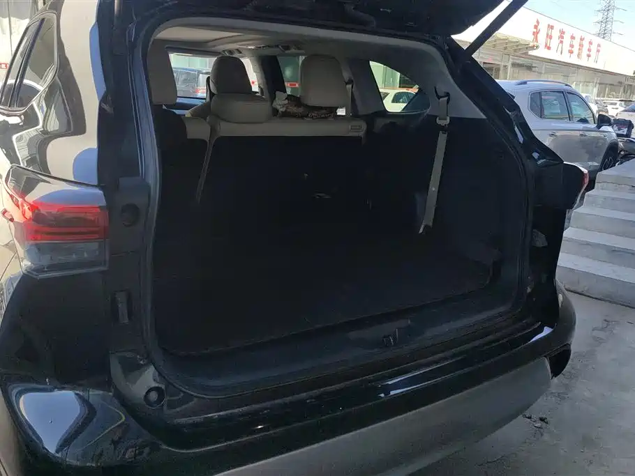 Toyota Highlander 2022 Model Dual Engine 2.5L 4WD Premium Edition 7-Seater фото 4