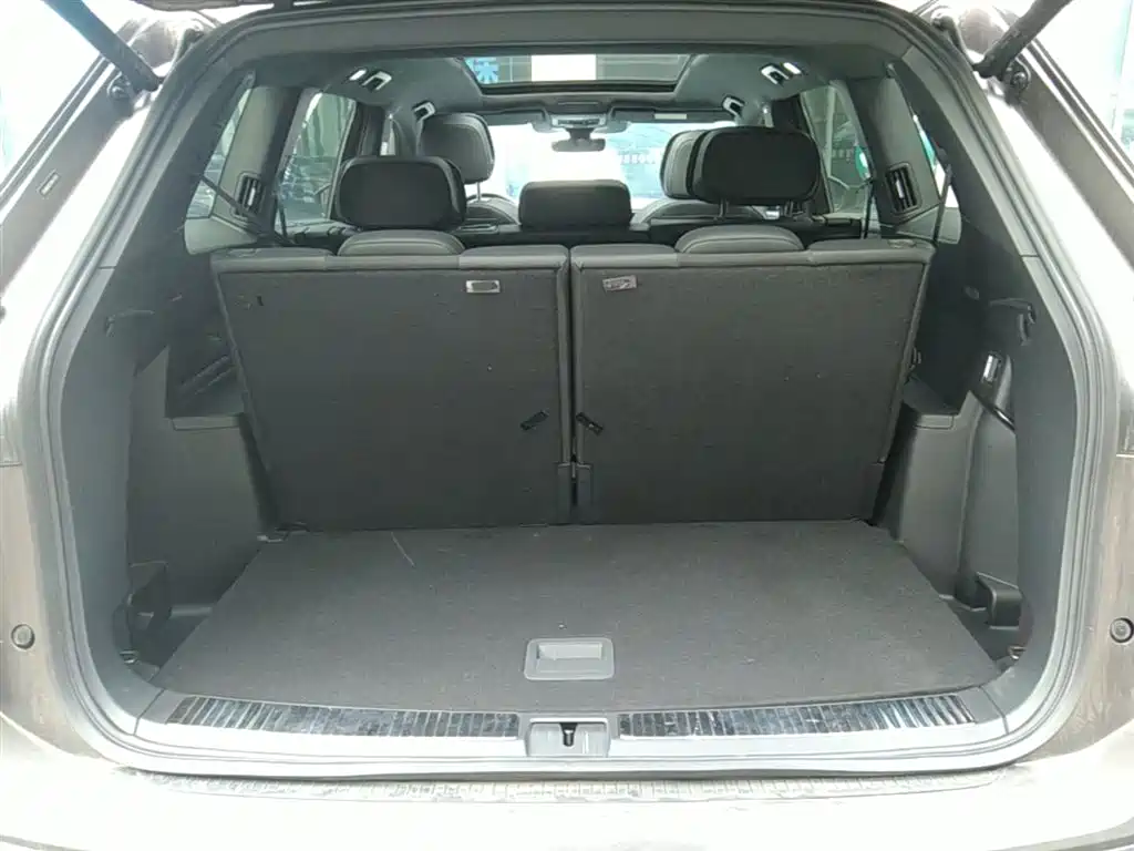 Volkswagen Teramont 2025 Teramont Pro 450TSI 4WD Summit Edition фото 19