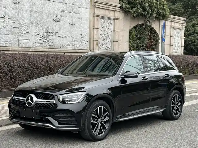 MERCEDES-BENZ GLC