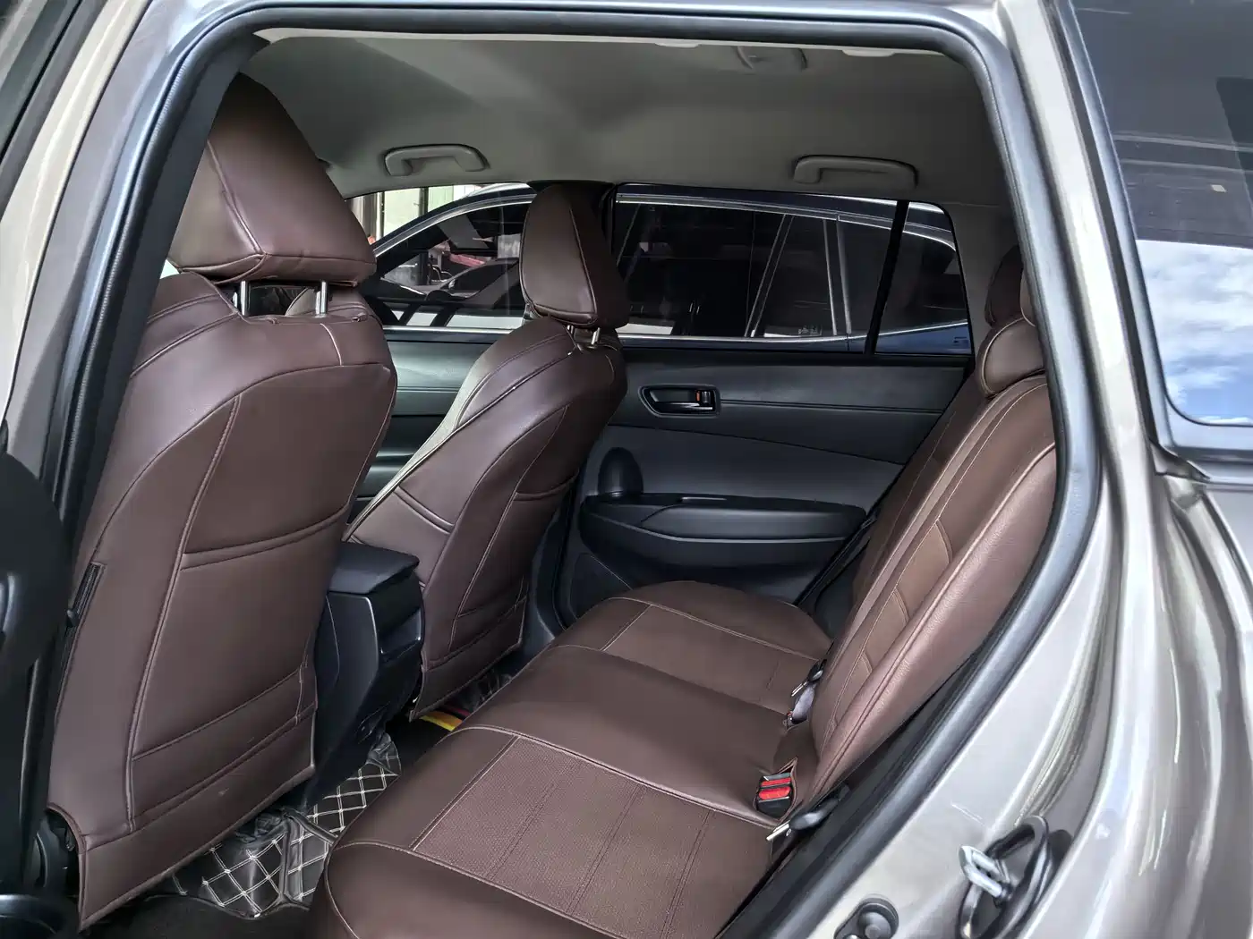 Toyota Frontlander 2024 2.0L CVT Elite Edition фото 9