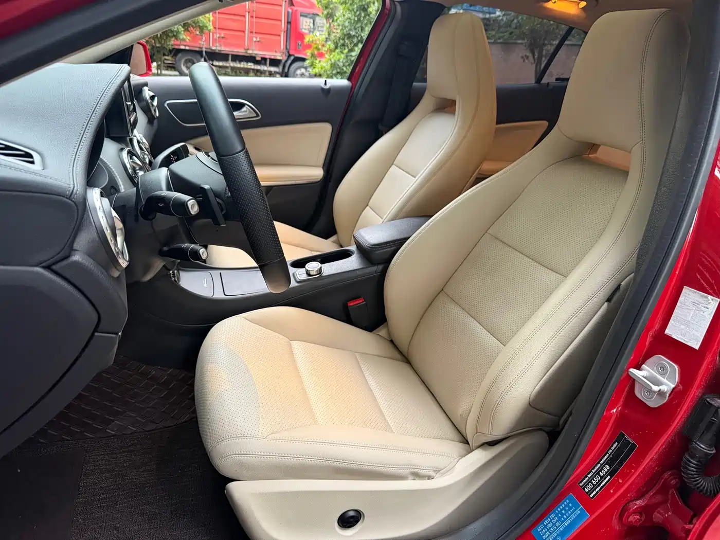 Mercedes-Benz GLA 2015 GLA 220 4MATIC Fashion Edition фото 9