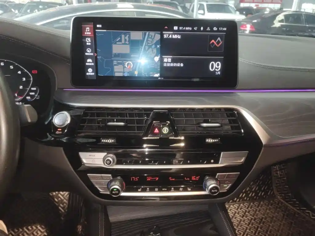 BMW 5 Series 2022 Facelift 530Li Leading M Sport Package фото 13