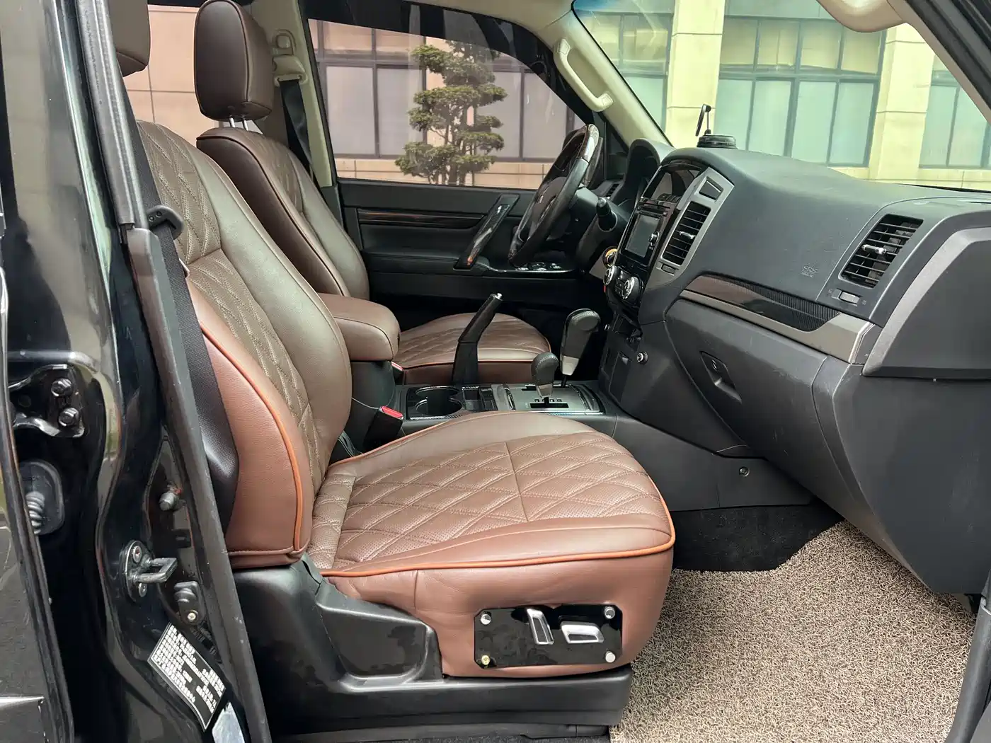 Mitsubishi Pajero (Import) 2019 3.0L Auto Luxury Version фото 7