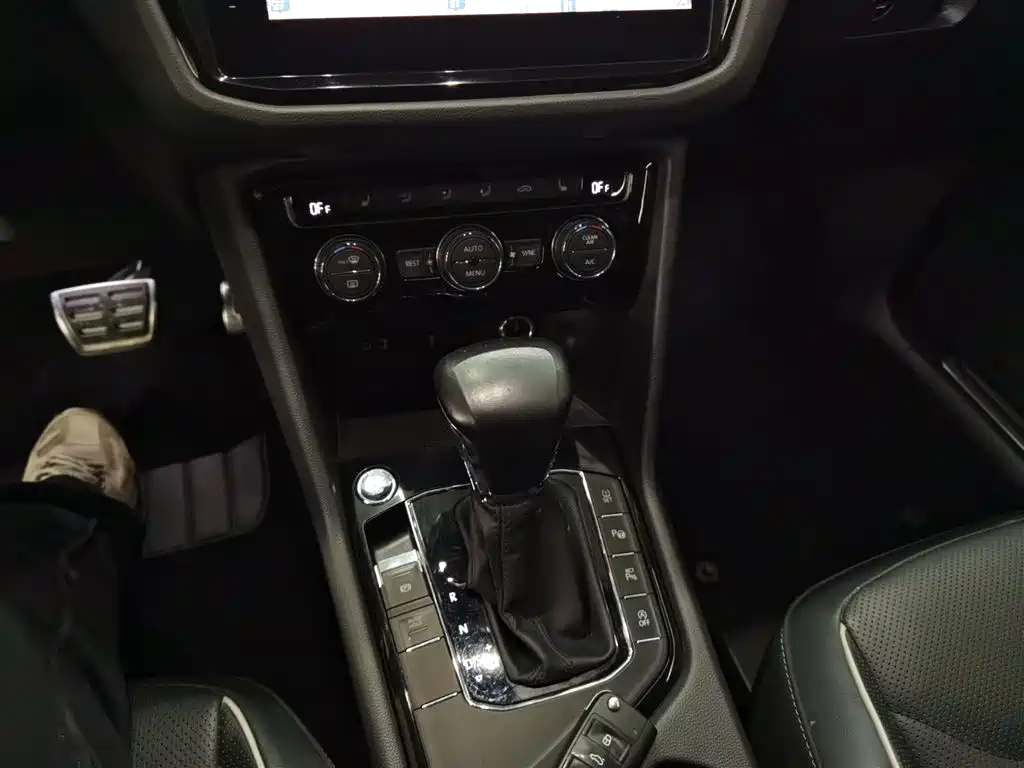 Volkswagen Tiguan L 2019 Facelift 330TSI Auto 2WD R-Line Flagship China VI фото 10