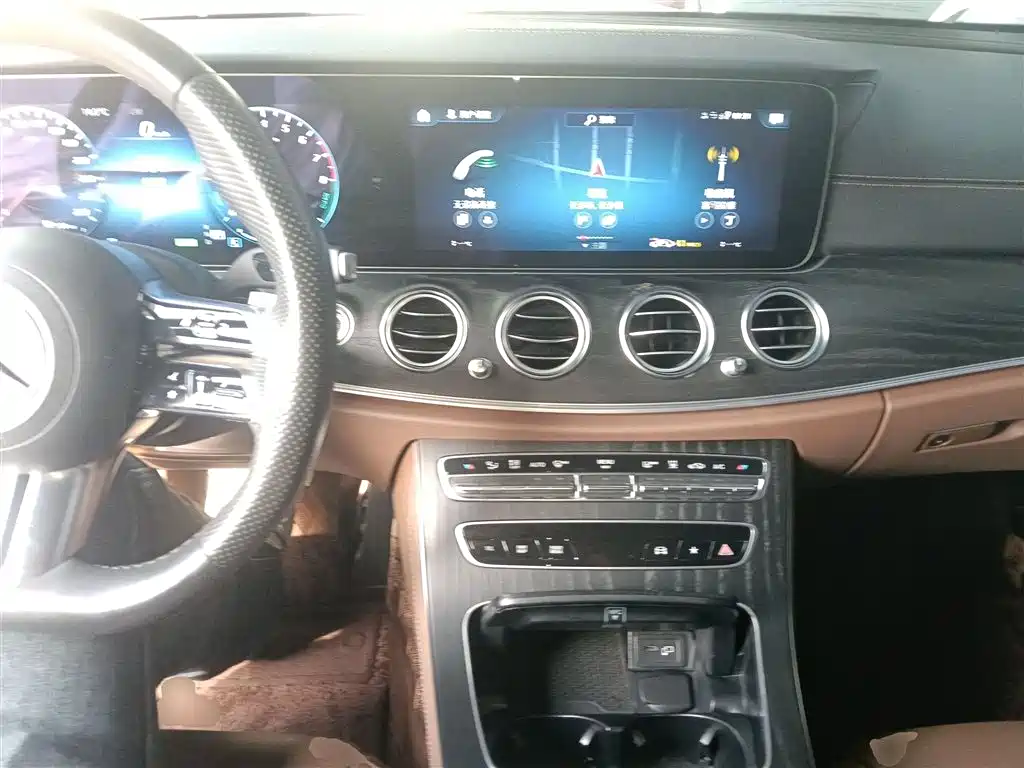 Mercedes-Benz E-Class New Energy 2023 E 350 e L Plug-in Hybrid Sport Sedan фото 6