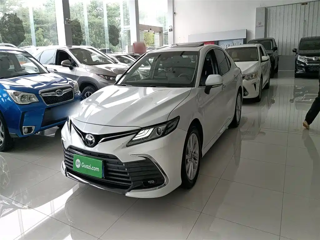Toyota Camry 2021 2.0G Luxury Edition