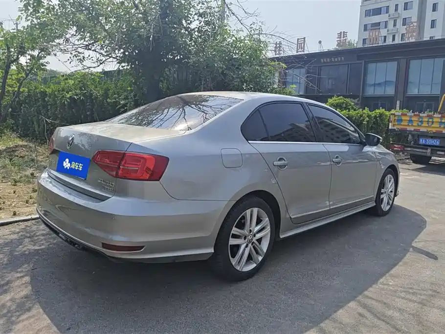Volkswagen Sagitar 2018 280TSI DSG Spark Edition фото 3