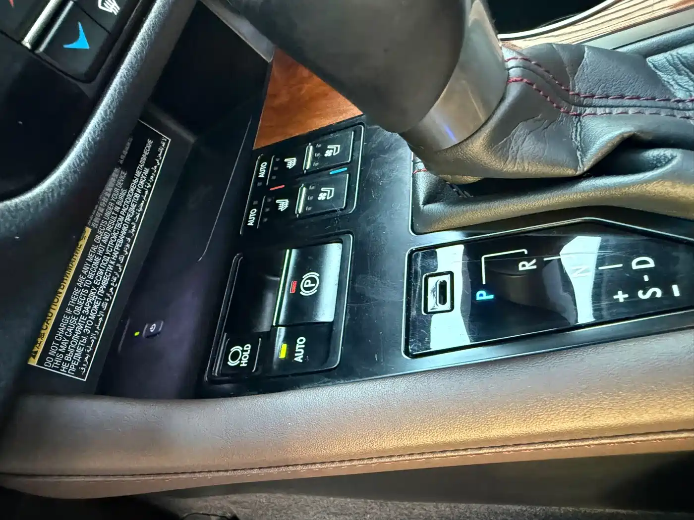 Lexus RX 2016 450h 4WD Luxury Edition фото 24