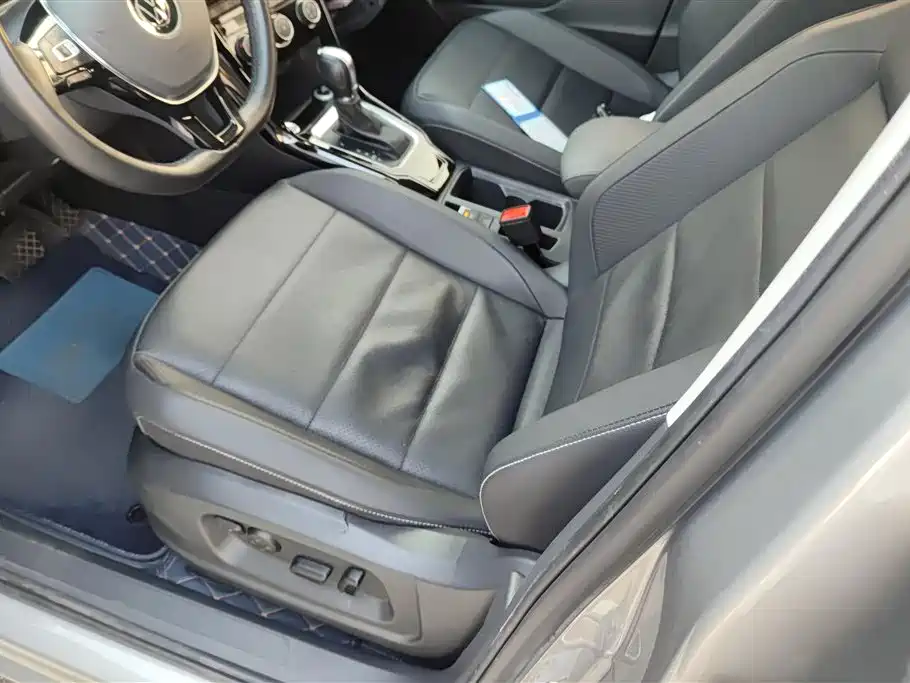Volkswagen T-ROC 2021 Facelift 280TSI DSG 2WD Comfort Smart Connect Edition фото 8