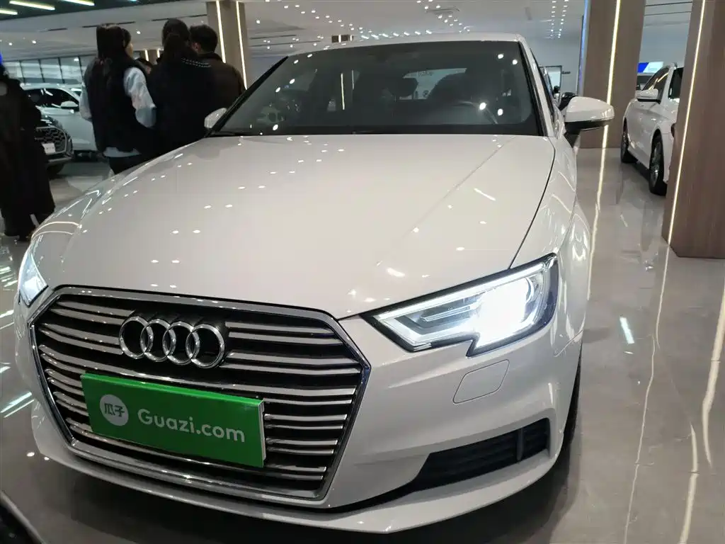 Audi A3 2018 30th Anniversary Sportback 35 TFSI Progressive фото 3