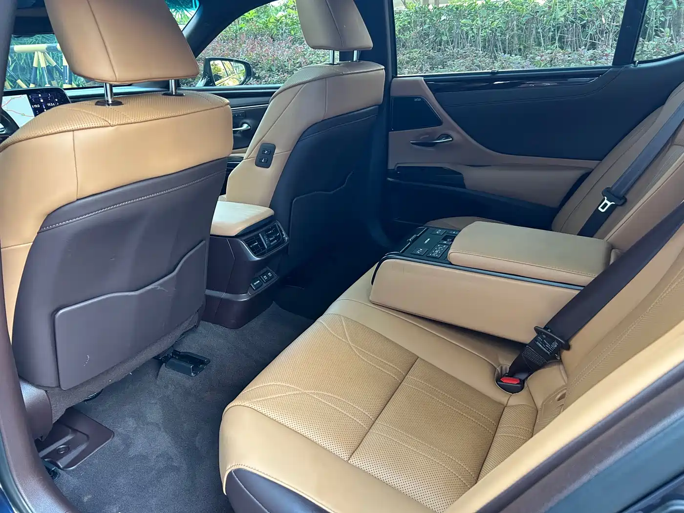 Lexus ES 2018 300h Executive Edition China V фото 11