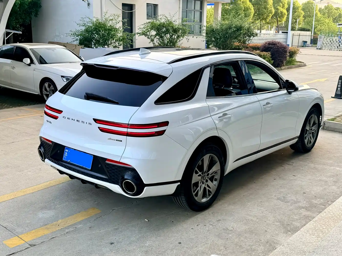 Genesis GV70 2023 2.5T AWD Luxury фото 6
