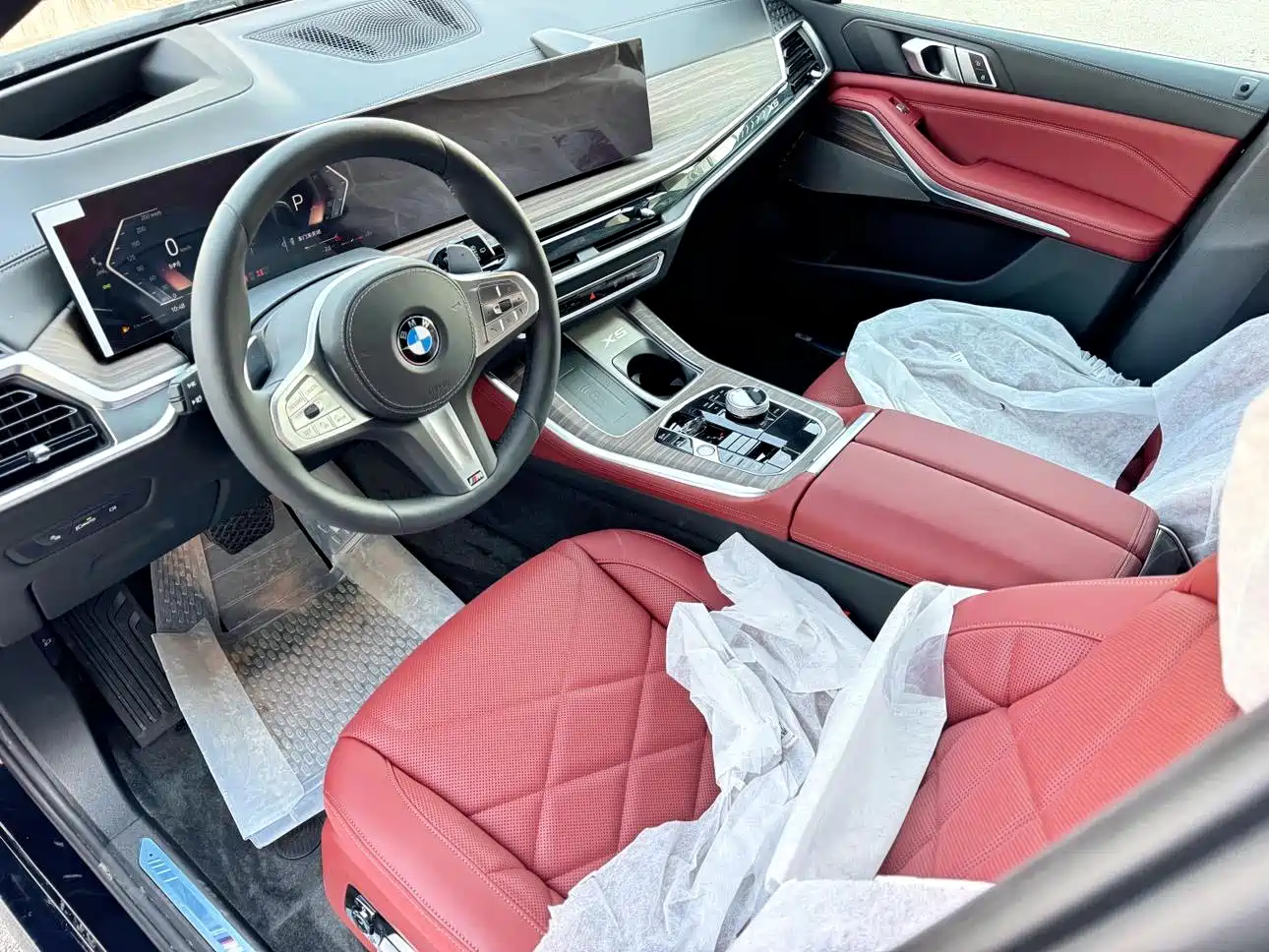 BMW X5 2025 Model xDrive 40Li M Sport Blackout Package фото 8