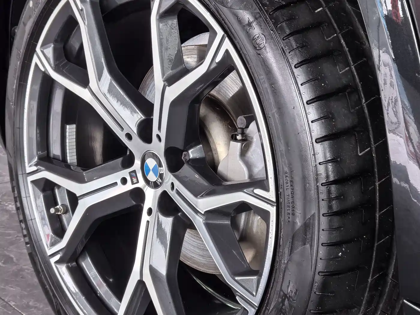 BMW X5 2023 xDrive 30Li Premium M Sport Black Night Package фото 15