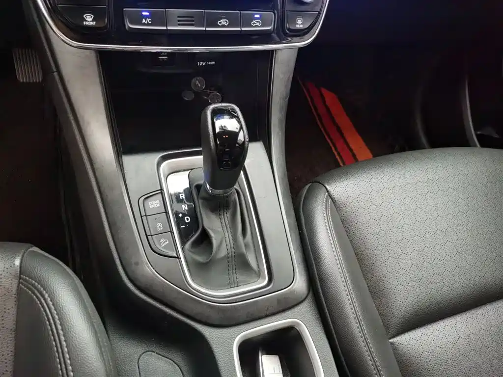 Hyundai Beijing Hyundai ix35 2019 2.0L Automatic 2WD Zhiyong·Smooth Enjoy China VI фото 12
