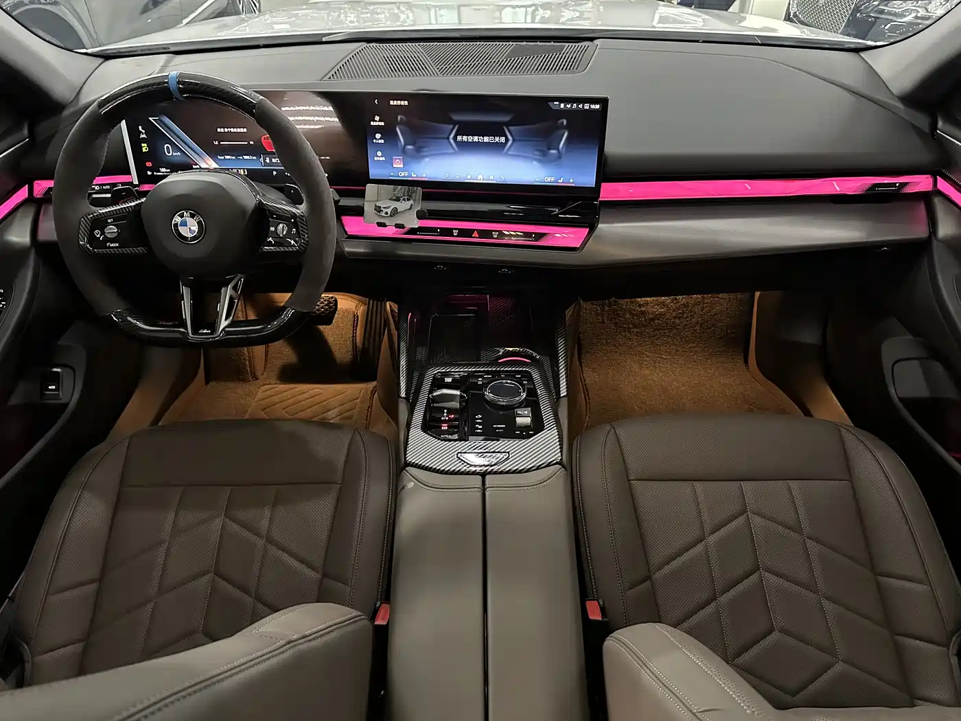BMW 5 Series 2025 530Li Leading M Sport Package фото 4