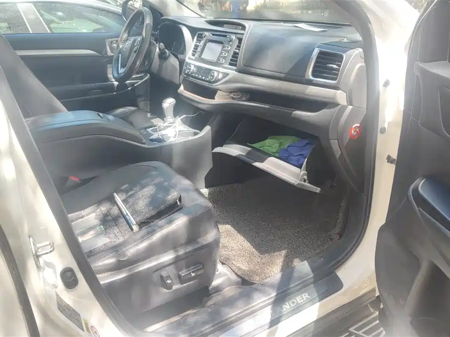 Toyota Highlander 2015 2.0T AWD Luxury Edition 7-seater фото 8